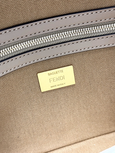 フェンディバッグ角部分ディテール